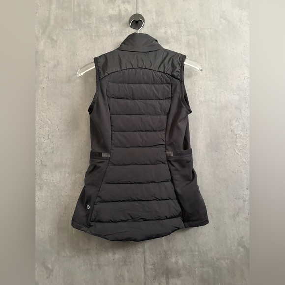 Lululemon Women's Down for It All Vest Size 4 B3211 - Picture 7 of 7